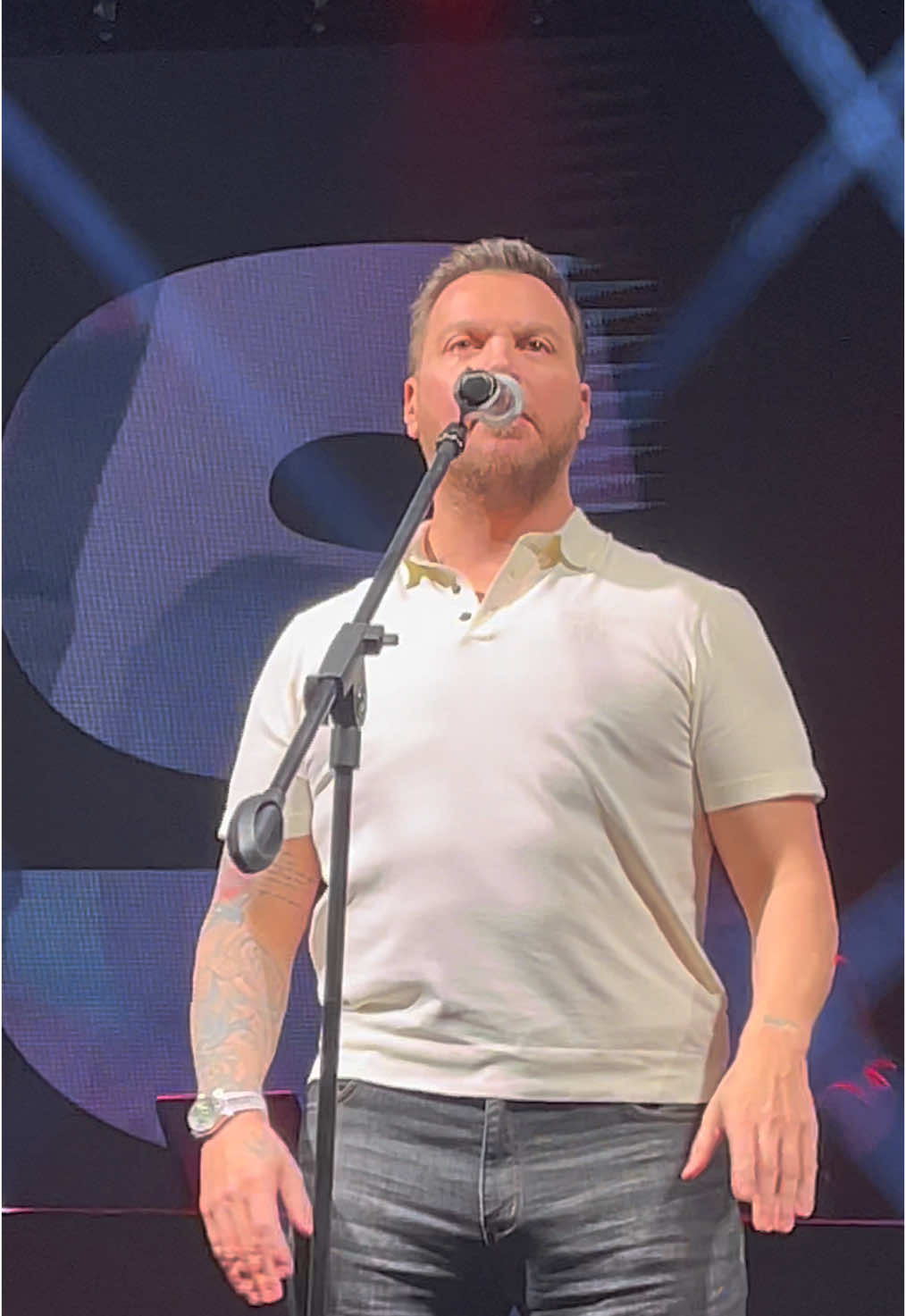 Dokunma Bana. ❤️ @sinanakcil #sinanakçıl #dokunmabana #ankara #konser #keşfett #öneçıkar #keşfetedüş #fyp #fypviral #viralvideos #sinanbestmusic 