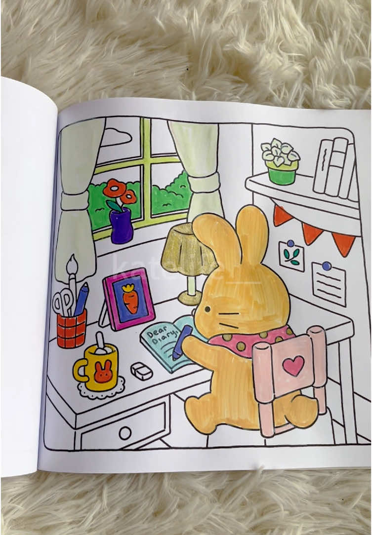 Colour with me🎨🖌️🧑‍🎨👩‍🎨🖼️#tiktokmademebuyit #colourbook #painting 