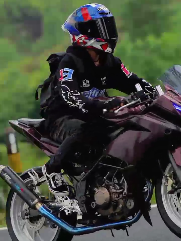 pelan pelan aja, gaperlu buru buru, yang jelas kita tau apa yang sedang dituju dan kemana kita akan melaju -hehe #pskncbr #cbr #klotokgank #gasrukkgenk 