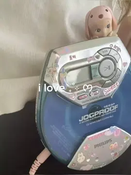 y2k devices :3 #y2k #y2kaesthetic #oldschool #japanaesthetic #shoujo #shoujomanga #aesthetic #cameratok #digitalcamera #digicam #fyp #fypシ #viral