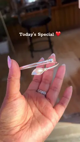 #nepalionlinestore#juliearrings #silverbracelet #silverjewelry #silver#silvernepal#silverearrings #deliveryallovernepal #madeinnepal #fyp #giftideas #designerjewelrymusthaves #puresilver #trendiing #jewelrytiktok #giftsforher #fashion #jewelry #anklets  #onlineshopping #cutecouple #couplerings #couplespecial #valentine #rings