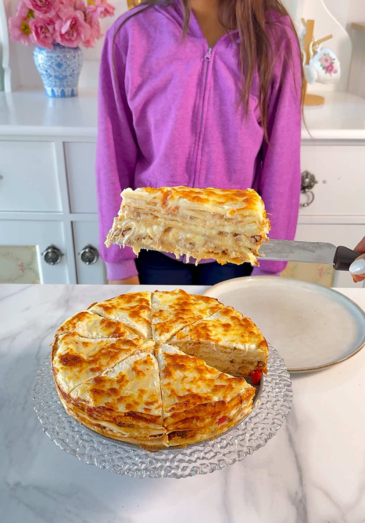 عمركم جربتو لازانيا بالكريب !!! ما بتتخيلو كيف طلع شكلها 😍  #tiktokcookbook #وصفات #Recipe #recipes #lasagna 