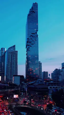 🏙️ Mahanakhon: Thailand’s Tallest Marvel! 🇹🇭✨ Discover the King Power Mahanakhon, Bangkok’s architectural masterpiece and the tallest building in Thailand 🌟🏢. 💡 Highlights: 🚶‍♂️ Walk on the iconic SkyWalk glass floor at 314 meters! 🌅 Witness breathtaking views of Bangkok’s skyline during sunset. 🍷 Enjoy luxury dining and vibrant nightlife at the top floors. 📍 A Modern Icon in the Heart of Bangkok Perfect for thrill-seekers, photographers, and anyone in awe of stunning cityscapes! 🎯 Bucket List Experience! Who’s in? #Mahanakhon #BangkokSkyline #TallestBuilding #Thailand2025 #CityscapeViews #LuxuryExperience #UrbanAdventures #TravelGoals #ExploreBangkok #ArchitectureLovers #SkylineDreams #glasswalk 