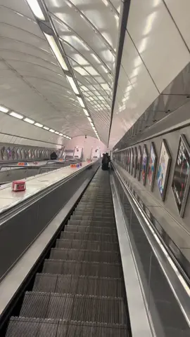 #london #underground #oxfordstreet #funnytiktok #onthisday#foryoupagee #tik_tok #viral 