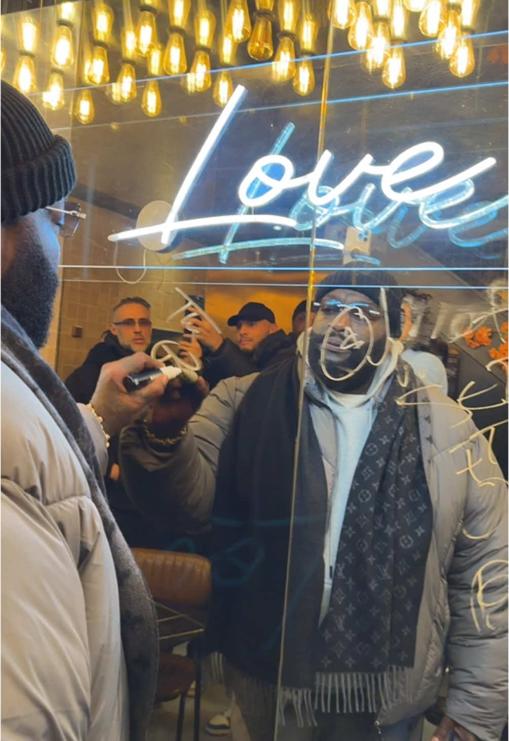 Rick Ross chez Luks Kebab ✅ qui sera le prochain ? #rickross #luks #paris #kebab #pfw #paparazzi 