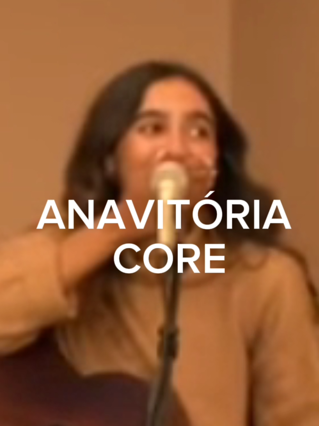 TEM SOM ESTOURADO! |||  eu amo o jeitão delas KKKK (quero show de Esquinas 😭) #anavitoria #anacaetano  #vitoriafalcao #core #mpb #pop #edit #fyp 