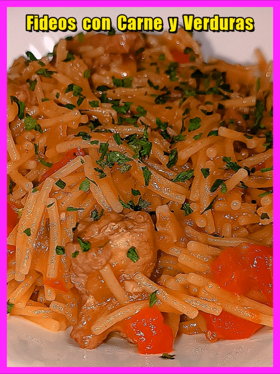✅ Fideos con Carne y Verduras 🍝😋❤️  INGREDIENTES: - Fideos Gruesos 200 gr  - Carne de Lomo de Cerdo 200 gr - 2 Tazas de Caldo de Carne 500 ml - Vino Tinto 125 ml  - 3 Dientes de Ajo - Cebolla 150 gr - Pimiento Rojo 100 gr - Tomate Rallado 150 gr - Salsa de Soja al Gusto - Aceite de oliva 50 ml - Pimienta Molida - Orégano - Laurel - Sal Marina #recetasdefideos #recetasdepasta #comohacerfideosconcarne 