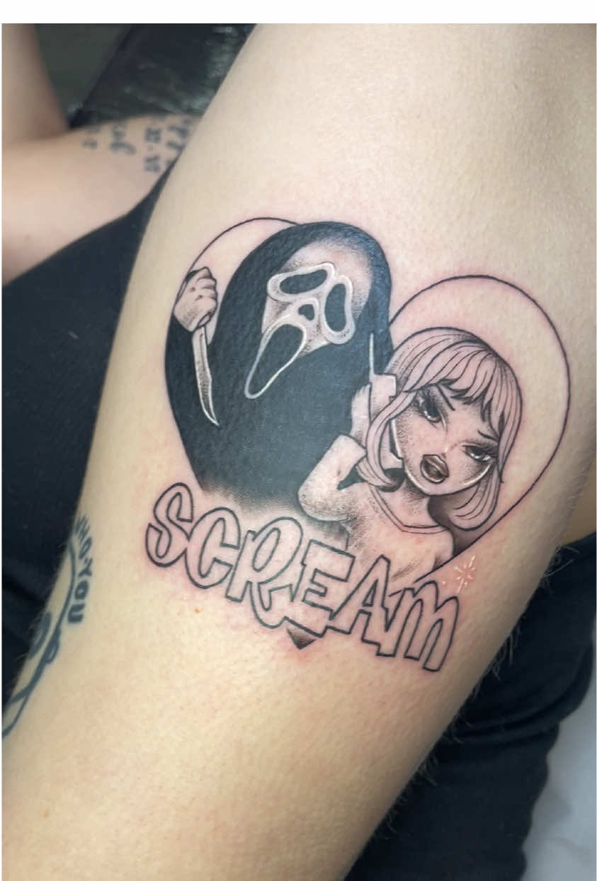 Scream x Bratz crossover tattoo? Absolutely 😭😅👻🖤 #tattoo #tattootok #ghostface #bratz #scream #crossover 