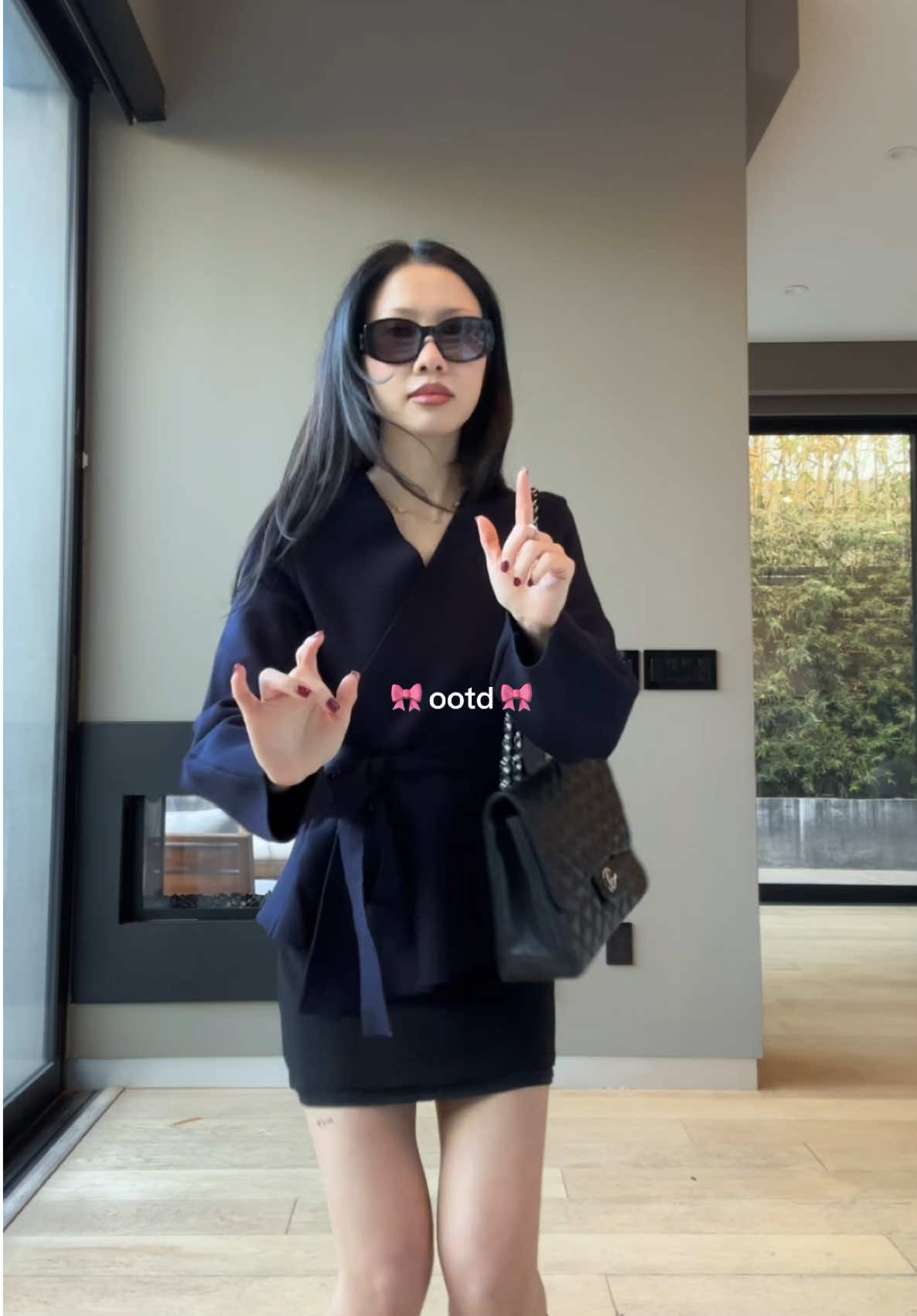 It’s Thursday!! 🥳 Top @ZARA skirt @tankair boots and sunglasses Chanel ❤️