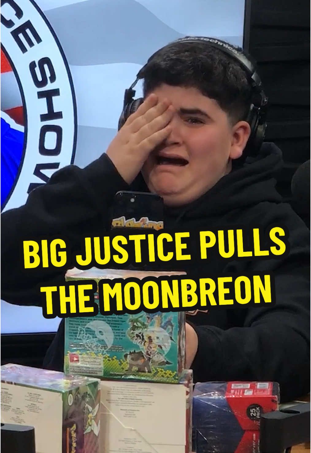 This is what the hobby is all about 🥲 @A.J. & Big Justice #pokemon #bigjustice #pokemonpackopening #evolvingskies #umbreon #moonbreon 