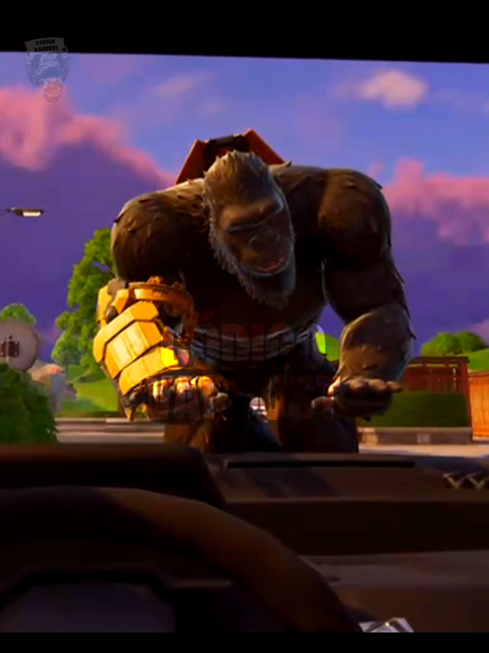 LE DIÓ AL MONITO 😭  Gracias a mis amigos: @Franklight @DarkLightHK- @Alexis Tenorio  por ayudarme a grabar. #fortnite #fortnitememes #kingkong #godzilla #quepasoayer #peliculas #disparo #vardust 