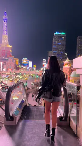 escalator trend in las vegas ✨ #escalatortrend #fyp #dji #osmopocket3 #fypviral #travel #lasvegas #lasvegastrip #nevada 