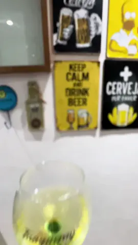 Se me perguntarem qual é o melhor lugar da casa, sem dúvidas é a minha área gourmet! Ainda não está 100%, mas vai ficar! 🙏🏻 #construcao #areagourmet #conquista #sonhorealizado #sonho #deusnocomando #churrasco #cerveja #casa #modao 