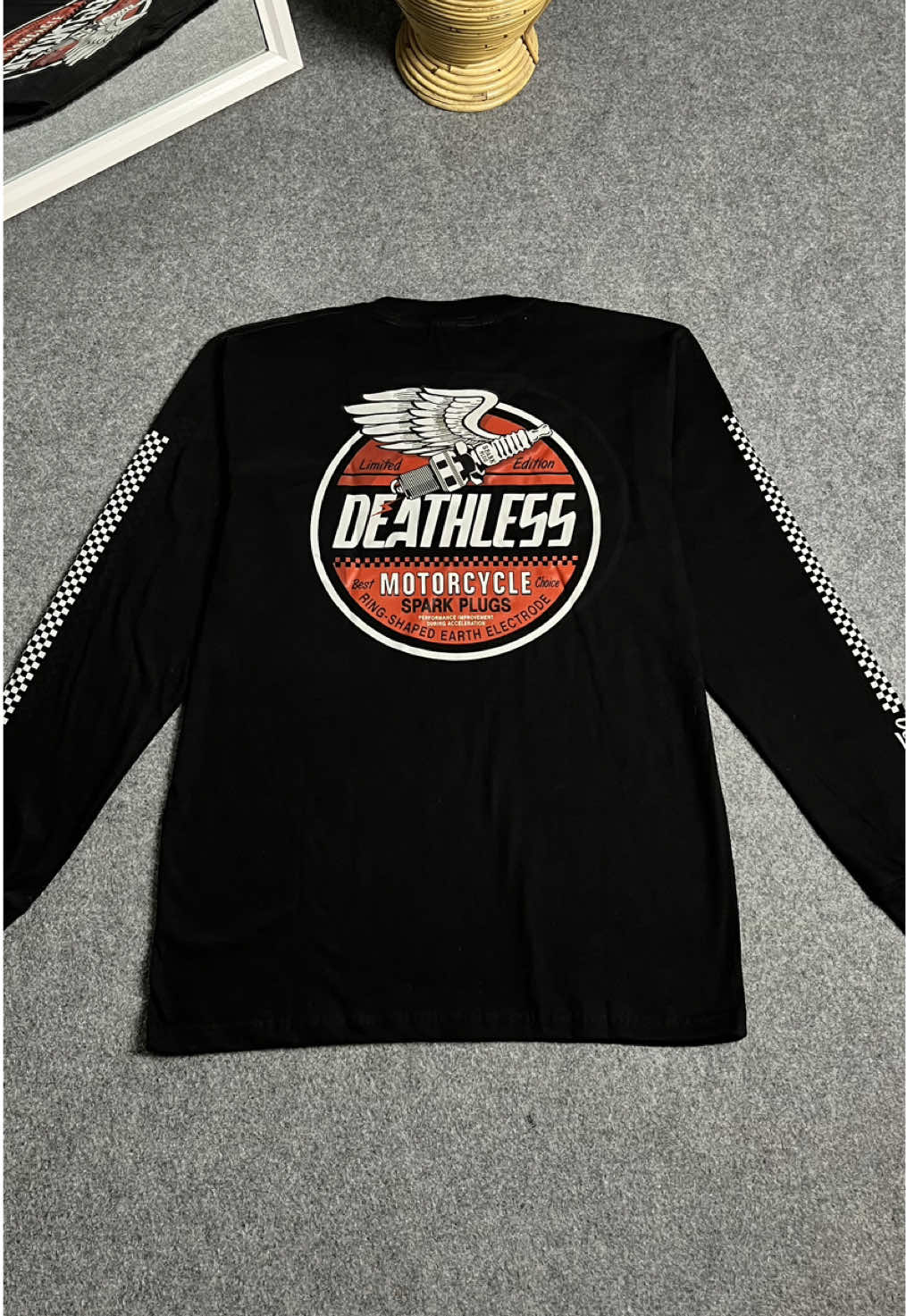 DEATHLESS KAOS LENGAN PANJANG  #kaosdistro #kaoslenganpanjang #bajuhitam #bajukekinian #bajukeren #bajupria 