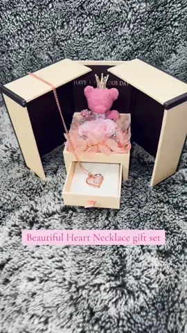 This is the sweetest gift ever🥺🥰 #heartnecklace #giftset #ValentinesDay #forher #pink #jewelry #iloveyoutothemoonandback #meandyou #girlfriend #wife #mom 