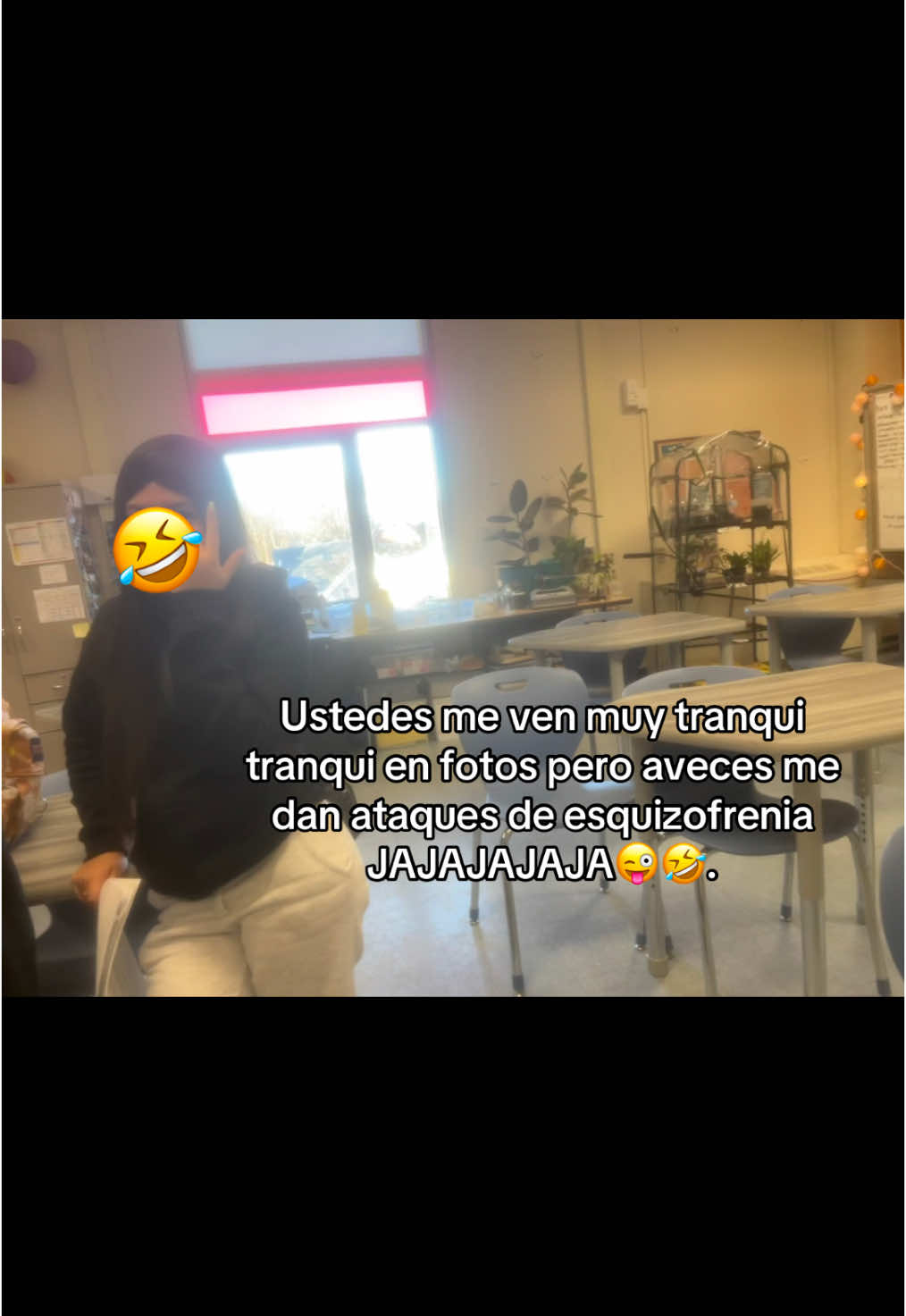 Broo JAJAJAJAA Apuesto A Que Yo soy la única que me aguanto🤣🤣!!  #me #i #danielacansona #melanydaniela #colombia #cansona #likee #equizofrenia #salon #room #school 