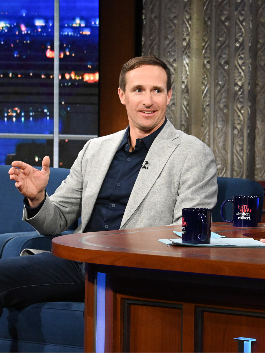 Drew Brees decodes on-field play calls for Stephen! 🏈 #Colbert #DrewBrees