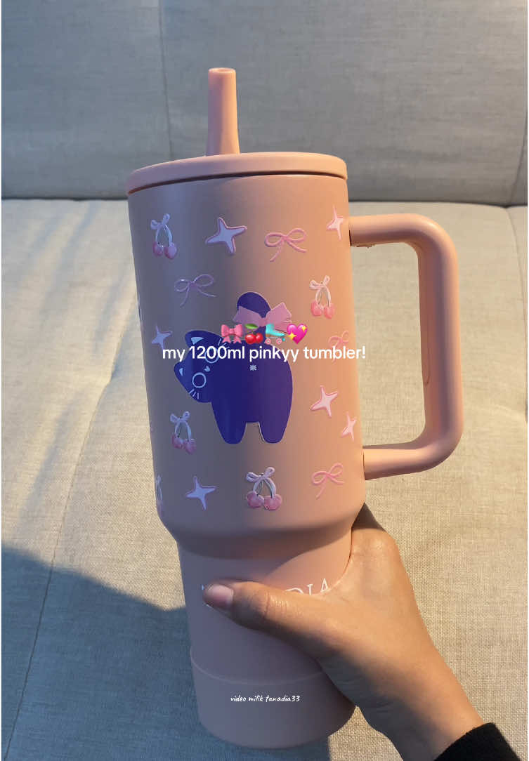 suka minum banyak tapi mager mondar mandir ambil air wajib punya tumbler cantikk ini🤌🏻🎀 #tumbler #tumbleraesthetic #tumblerviral #tumblersnapy #tumblerlucu 