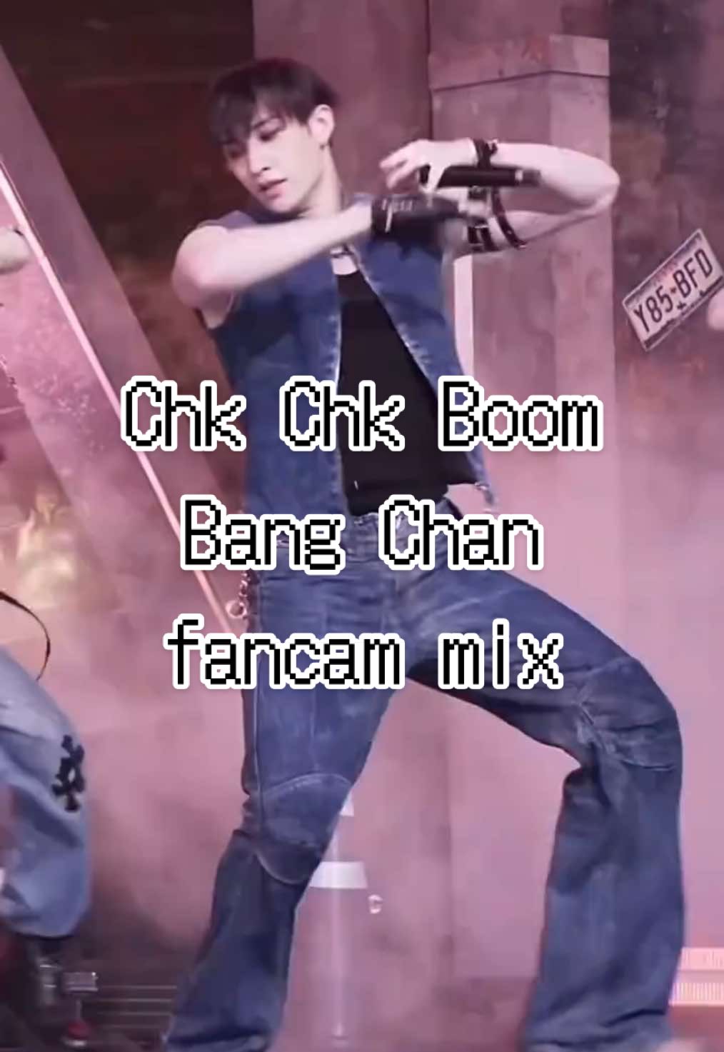 彫刻のような筋肉、素晴らしき。 @Stray Kids #straykids #straykidschkchkboom  #chkchkboom #straykidbangchan #straykids_bangchan #bangchan #스트레이키즈 #방찬 #ストレイキッズ #スキズ #バンチャン