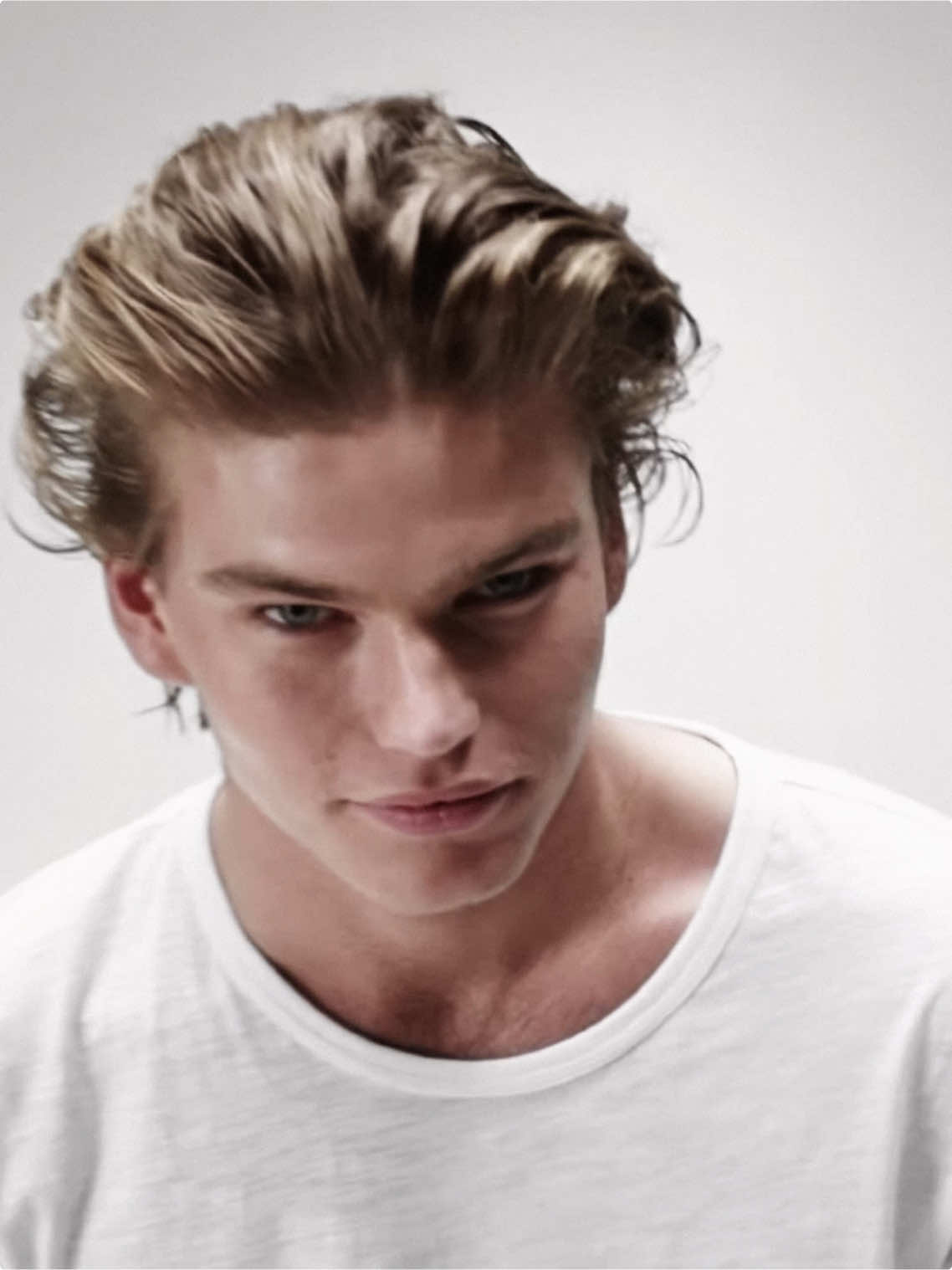 why looks matter #mogging #looksmatter #jordanbarrett #chicolachowski 