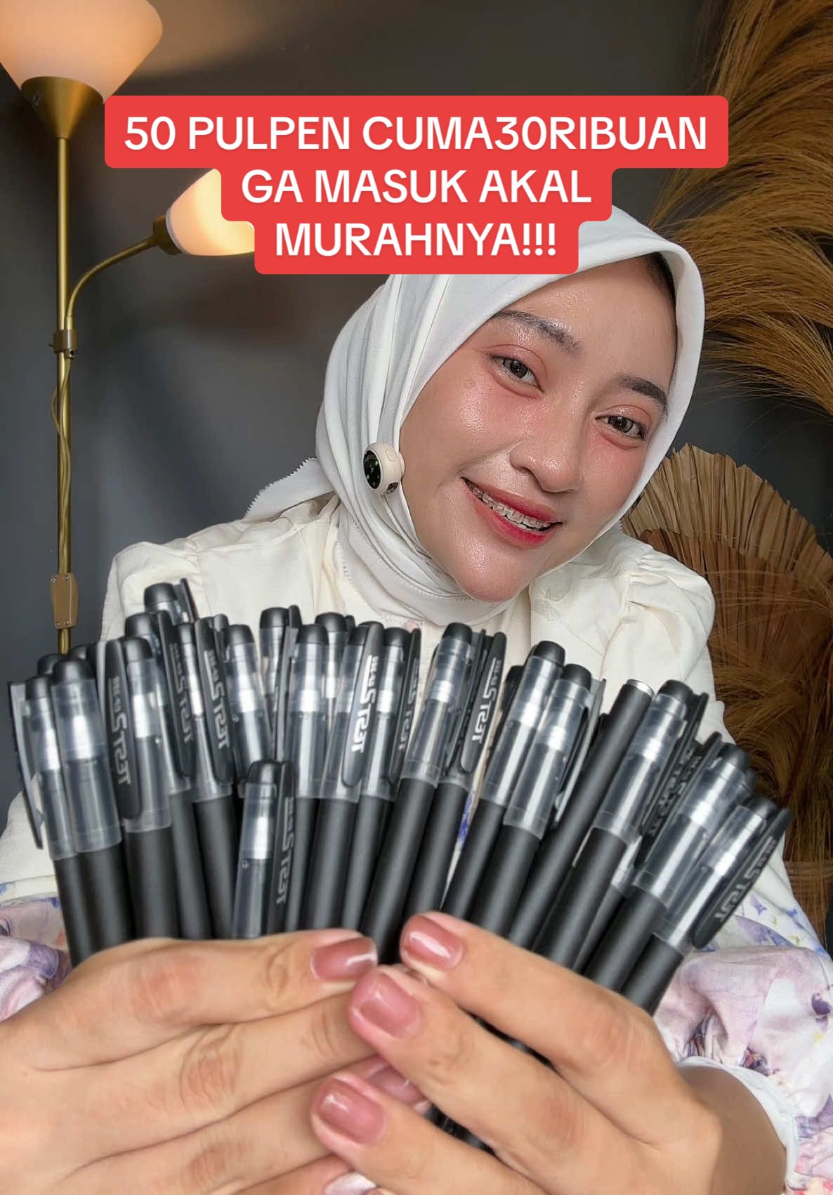 “Pulpen murah tapi gak murahan? 😱 Ini dia solusinya! 50 pieces cuma Rp30.000-an aja, lho! Cocok banget buat stok anak sekolah, kantor, atau acara seminar. Bayangin, satu pulpen gak sampai seribuan! 😍 Yuk, buruan cek sebelum kehabisan. Stok terbatas, Kak! ✨ #cuantanpabatas #MegaGuncang1212 #GebyarbelanjaDesember #WIBGAJIAN #pulpen #pulpenviral #pulpenmurah #pulpengel 