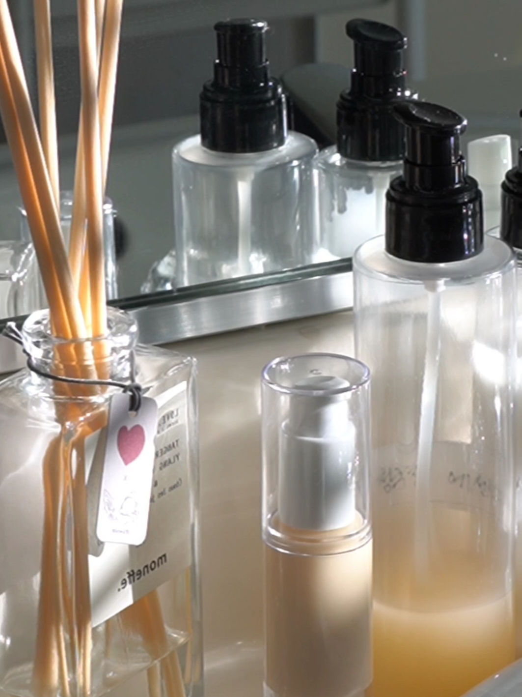 I’m the daughter of a father who worked as a cosmetics researcher and executive at L Company and C Company for over 40 years. Because of this, I’ve never bought basic skincare products, not even once, since middle school. My dad always made them for me. Most of them were never commercialized; instead, he custom-made them to fit my needs, adjusting the texture, ingredients, and other details just for me. I want to share our story, and insider tips.  #kbeauty#vitamjncserum#korean#glassskin 