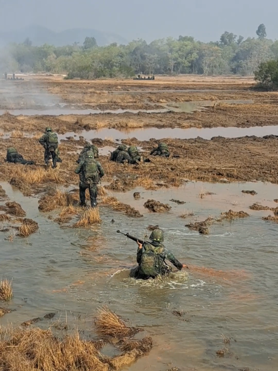 เก็บหมดทุกบ่อ กี่หลุ่มกูเก็บหมด  #corpcommnavy #navyamb  #ว่าที่จ่าตรี #ทหารเรือ  #นักเรียนจ่านาวิกโยธิน  #ยกพลขึ้นบก 