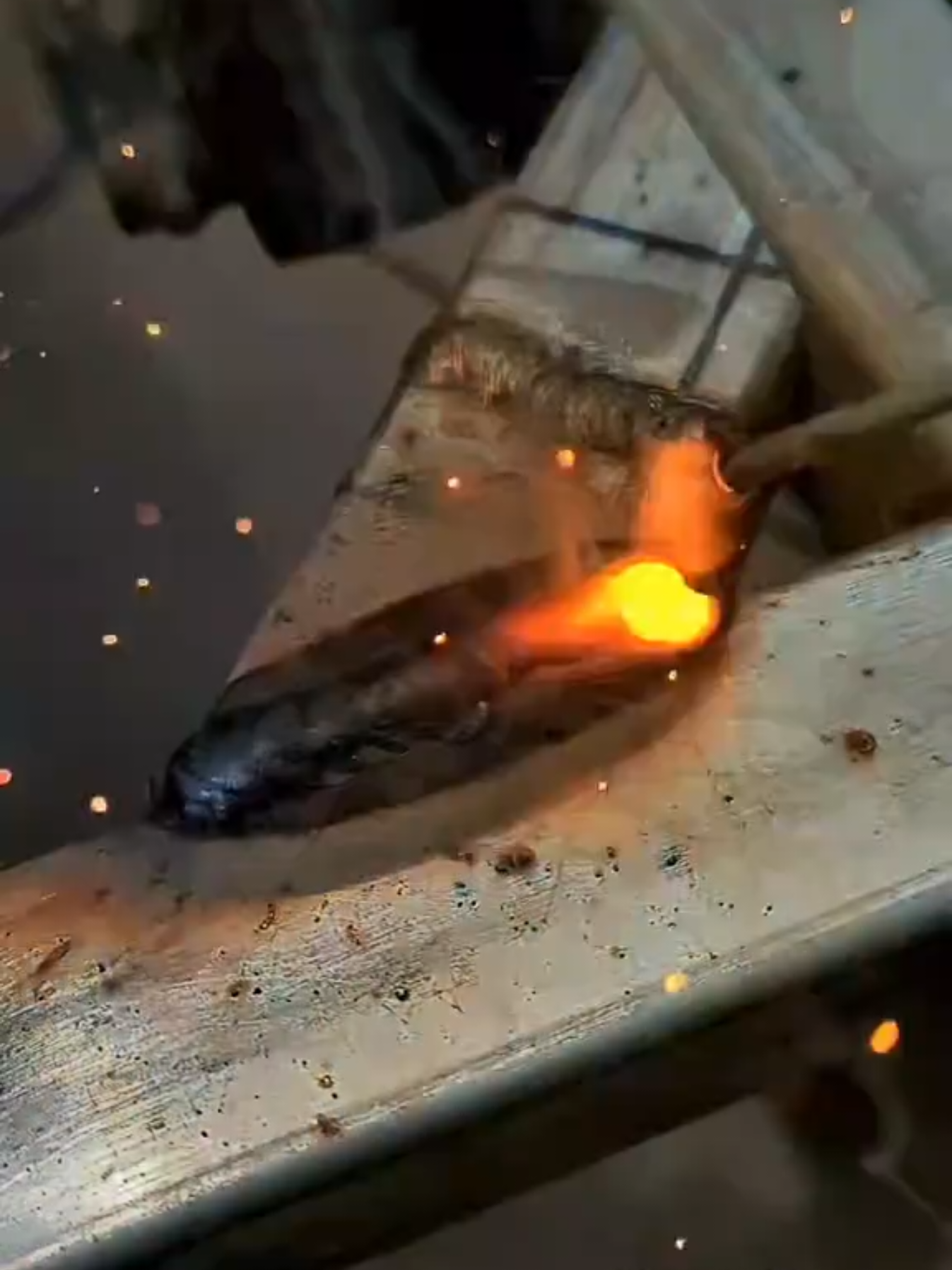 Only a few know.! tricks for welding thin galvanized metal. #Welding #Welder #WeldingCreativeTools #WeldingLife #Amazing #TipsAndTricks #DIY  #WeldingCommunity #MetalWorking #StickWelding #ArcWelding #Technique #ShieldedMetalArcWelding #WeldingEducation #WeldingTraining #StickWelding #Fyp #WeldingIndustry #WeldingCareers #WeldingSafety #WeldingArt  #WeldingProjects #CuttingSkills #Weldinglnspiration #WeldingMotivation