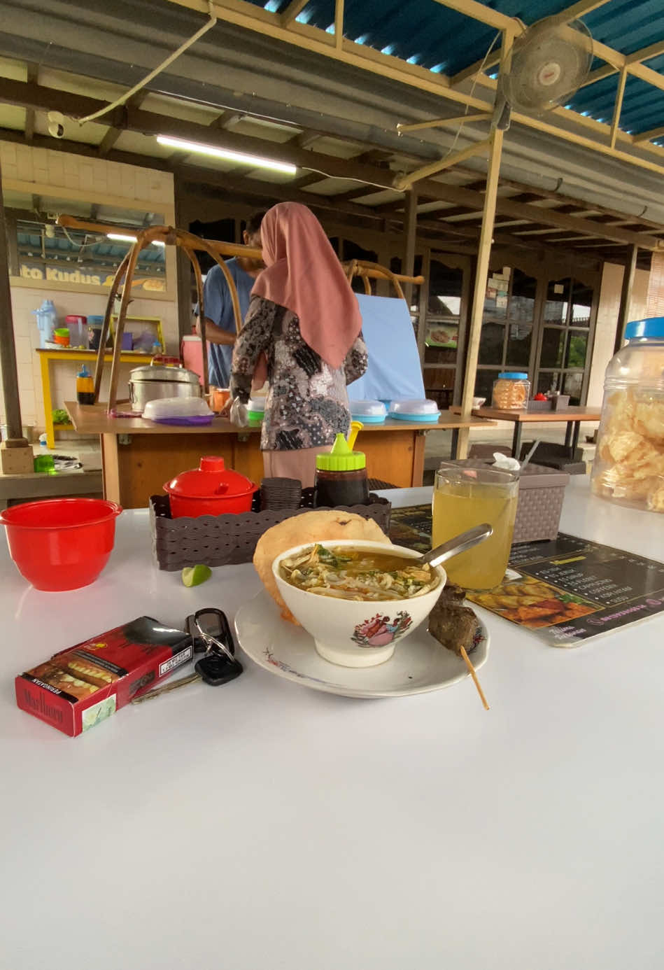 Ada yng suka soto, ini saya makan soto kudus favorit, lokasi Bangsri wetan, yang penasaran langsung  cek di bio nya @sotokudus_ny.niqe #fyp #jepara24jam #kulinerbangsri #masukberanda #bangsrijepara #xyzbca #sotokudus #