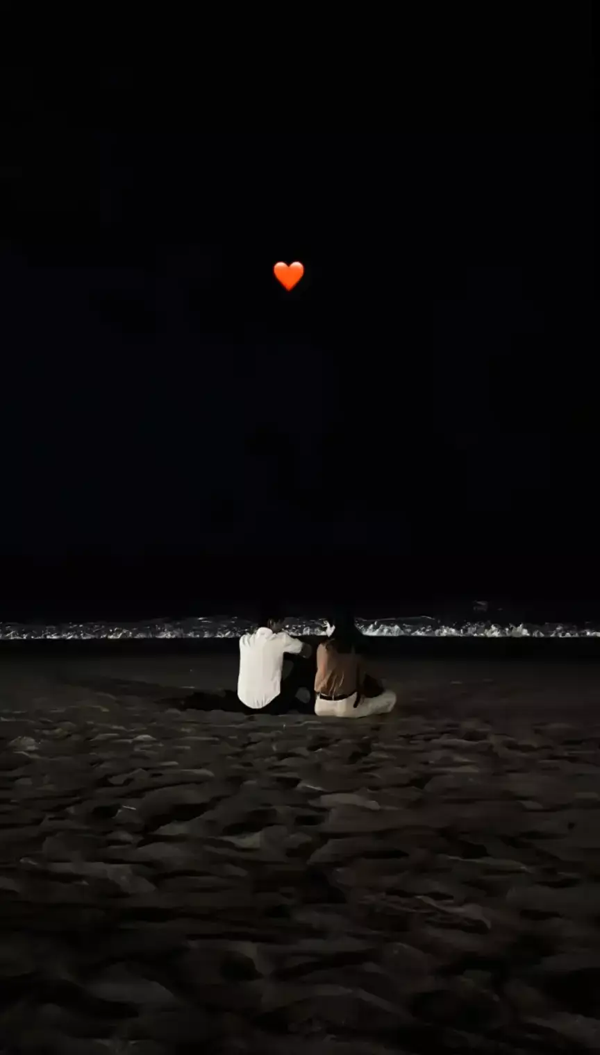 اذكر انها تحب الليل عكس النهار..😔❤️🚶🏻‍♀️#مالي_خلق_احط_هاشتاقات #اكسبلورexplore #مجرد_ذووقツ🖤🎼 #شمدرني_بس_هيج💔 #شعراء_وذواقين_الشعر_الشعبي 