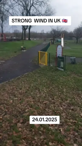 strong wind today in UK 🇬🇧 #UK LIFE#FOR YOU#UK 