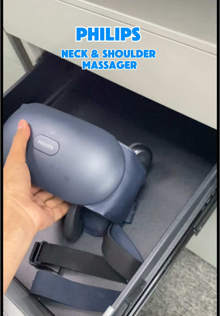 Recover ur self with Philips neck & shoulder massager 🔥#philips #philipsmassager #philipsmalaysia #cny2024 #relaxing #neckmassager 