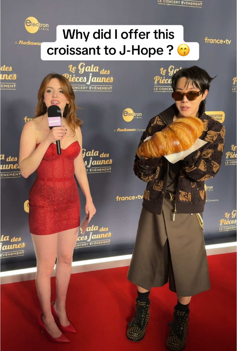 he gained a challenge against me so I offered him the croissant as a reward… do you want to see the full video ? 🥐  #jhope #bts #army #galadespiecesjaunes2023 