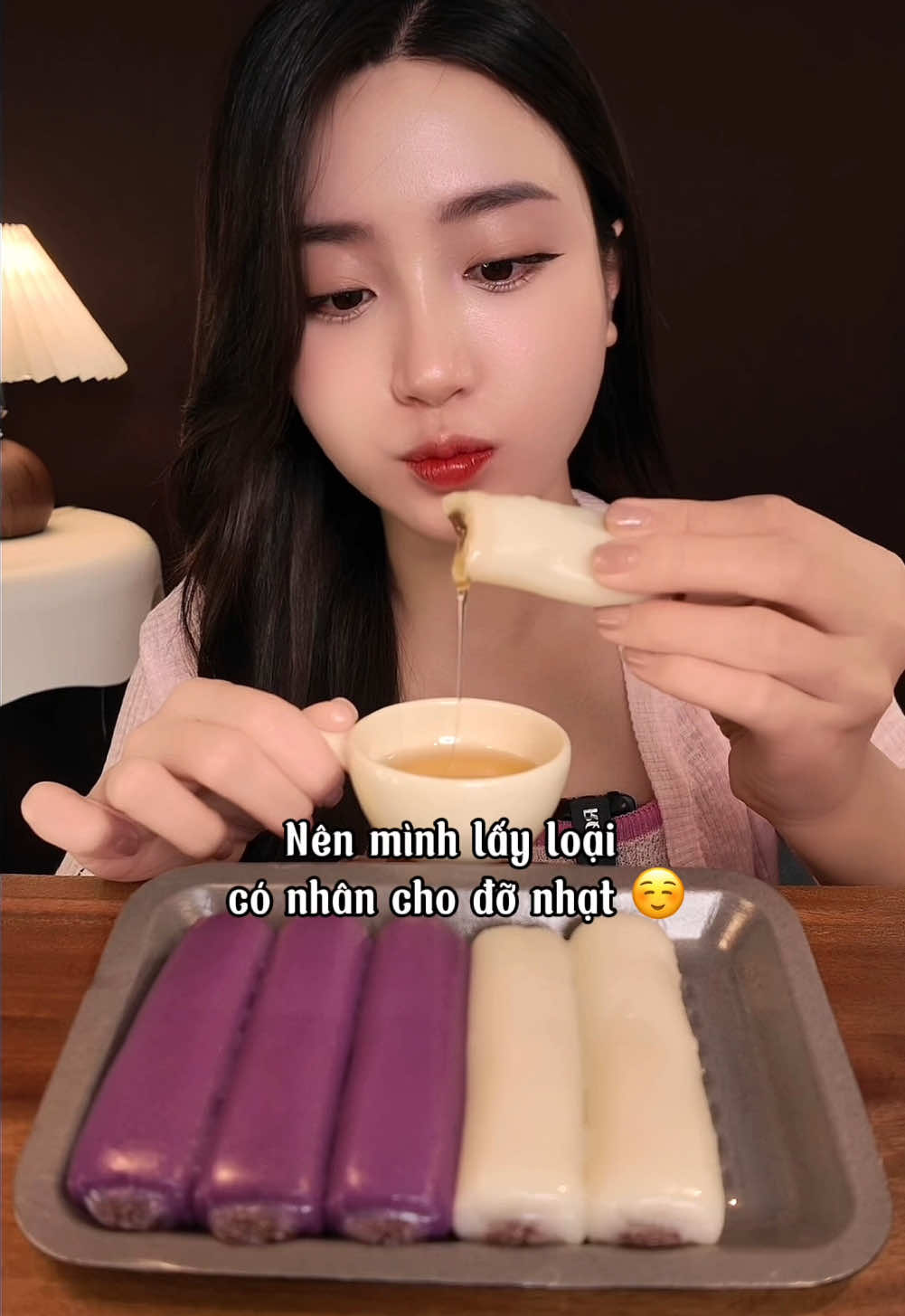 Bánh gạo nhân đậu đỏ  #thhoadayrui #mukbang #ancungtiktok #LearnOnTikTok #banhgao #tok 