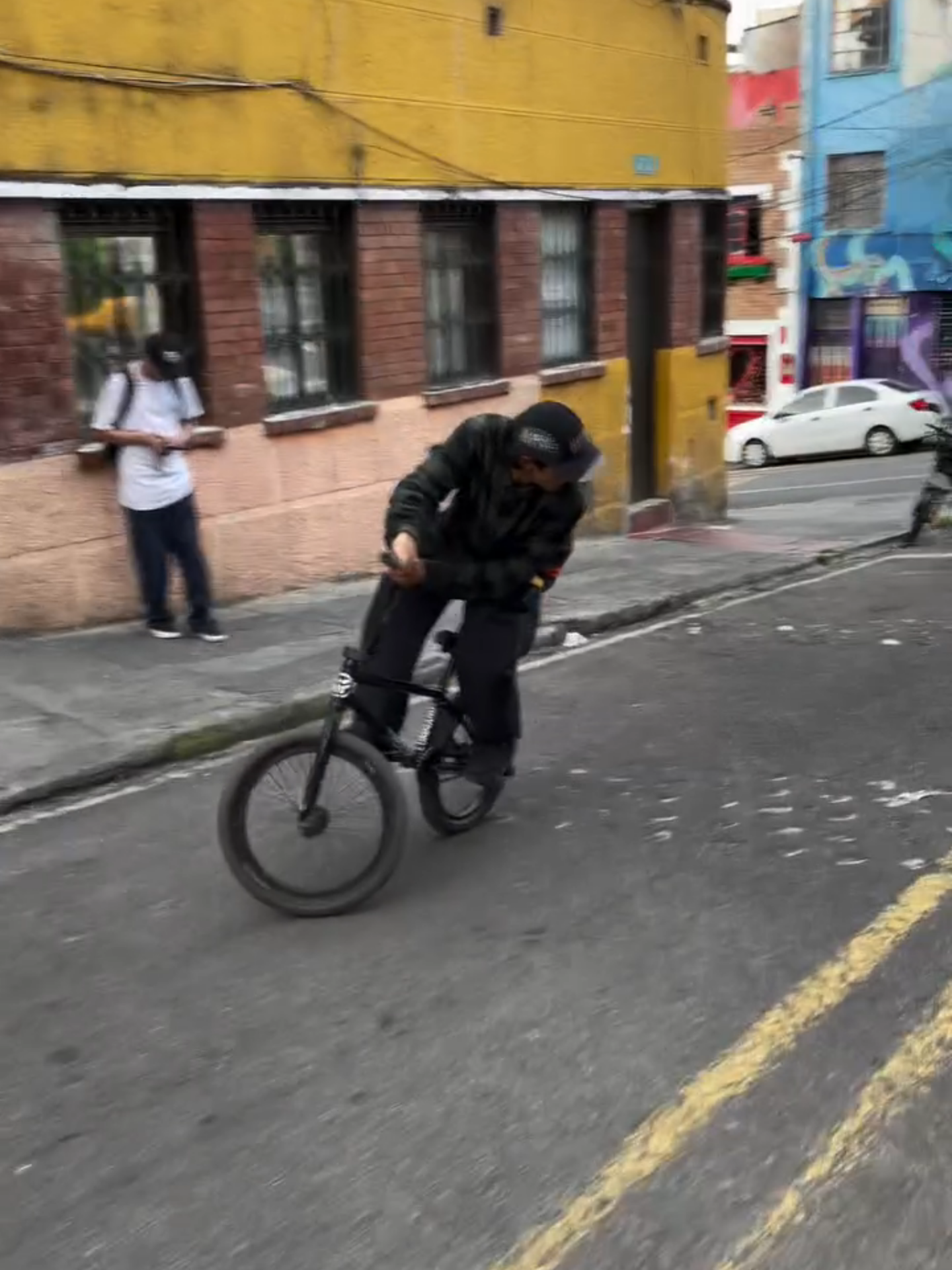 Dude can ride backward for days! 😮‍💨(IG🎥: @walterchaconbmx) #Unreel #Extreme #BMX #Riding #Backwards