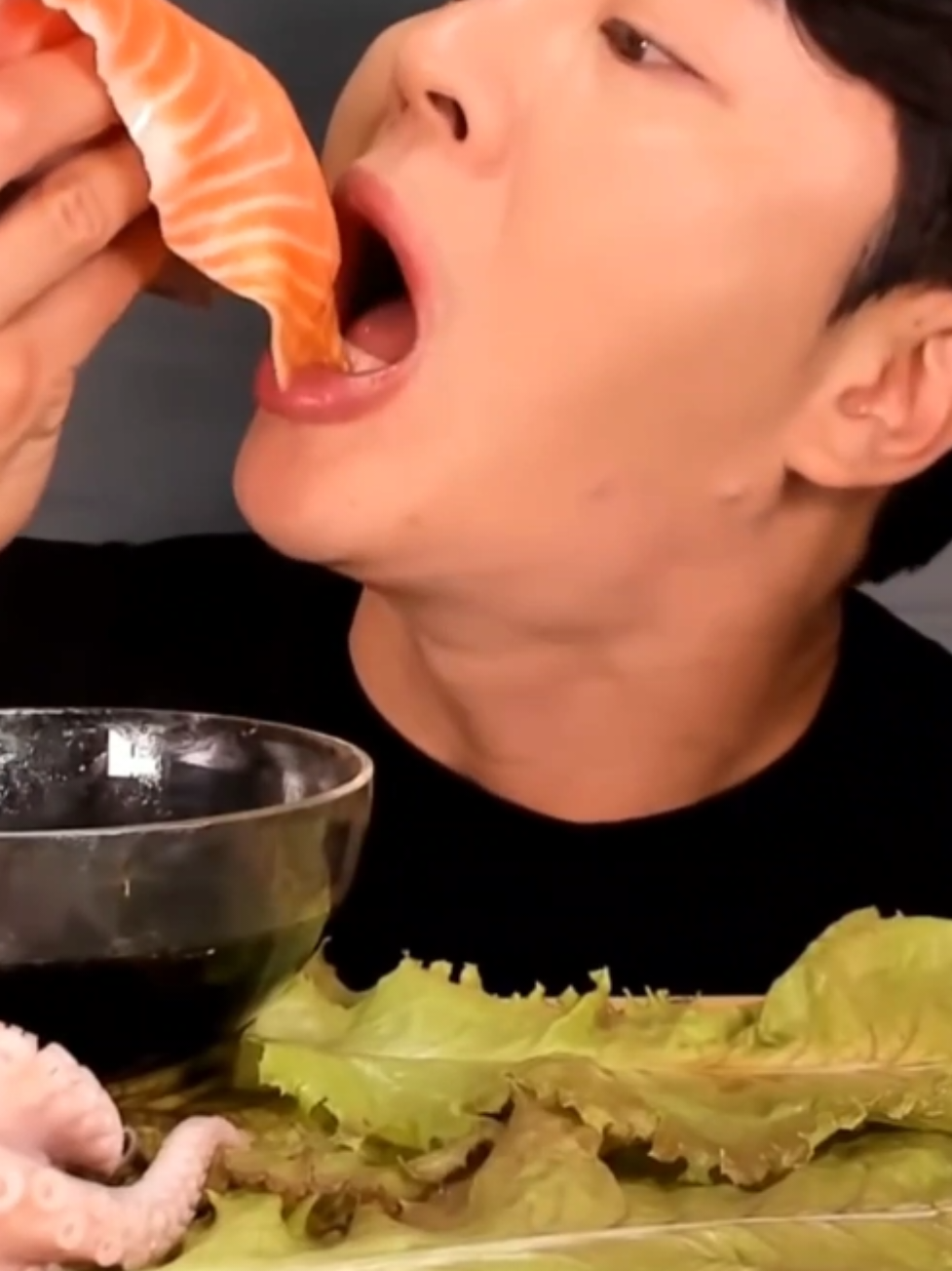 marisco popular salmão, polvo, mexilhões POPULAR SEAFOOD MUKBANG #MUNKBANG #OCTOPUS #SALMON #ASMR 