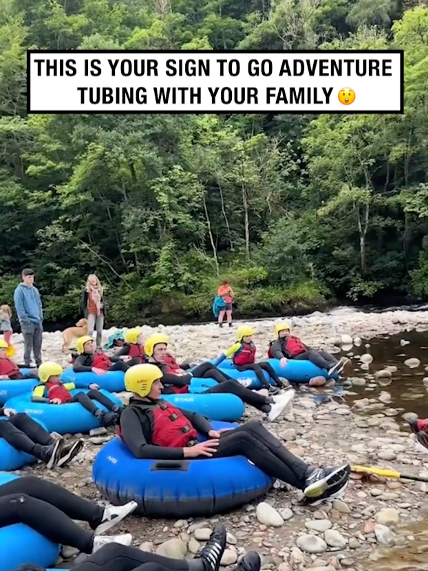 This is your sign to go adventure tubing this year!! 😲🚣 🎥: @naelimitsadventure  #UNILAD #outdoor #nature #adventure #familytime #tubing #raft #water