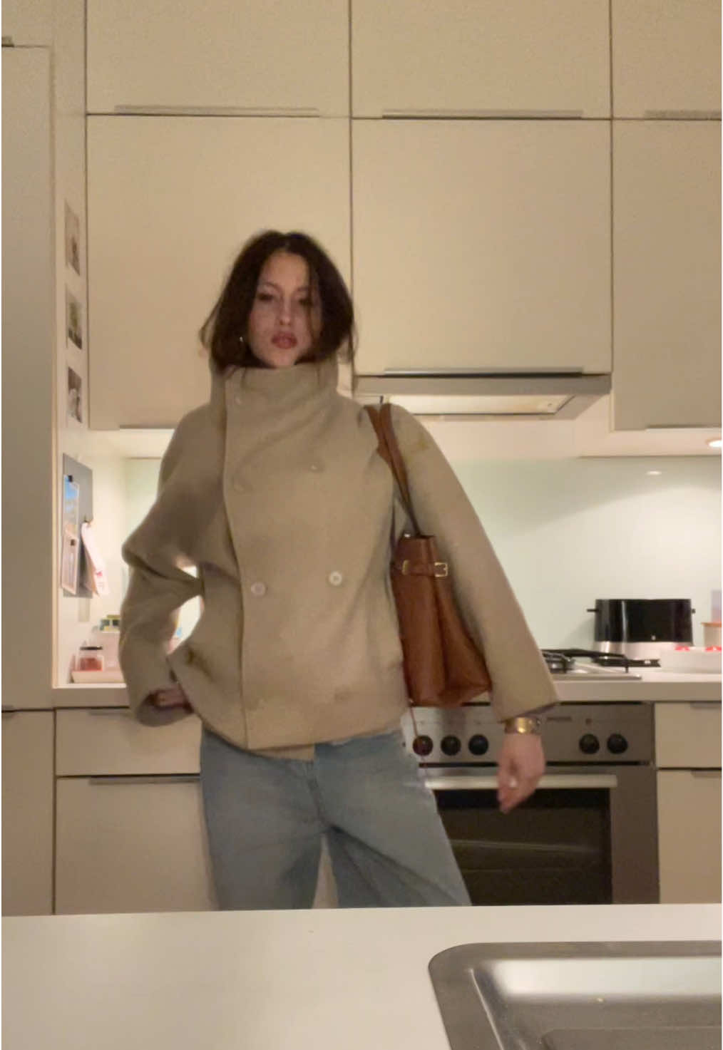 trenchcoat buttoned to the top??! #lillyrosedepp #icon #fürdich 