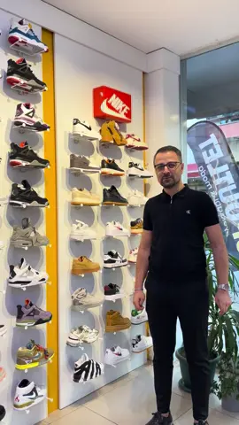 İstanbul #ümraniye de bulunan mağazamıza beklerizz  81 ile kargo imkanı .  İnternet sitemize özel fiyatlar  #sneakers #ayakkabı #alışveriş #istanbuldayasam #moda #ithalayakkabı 