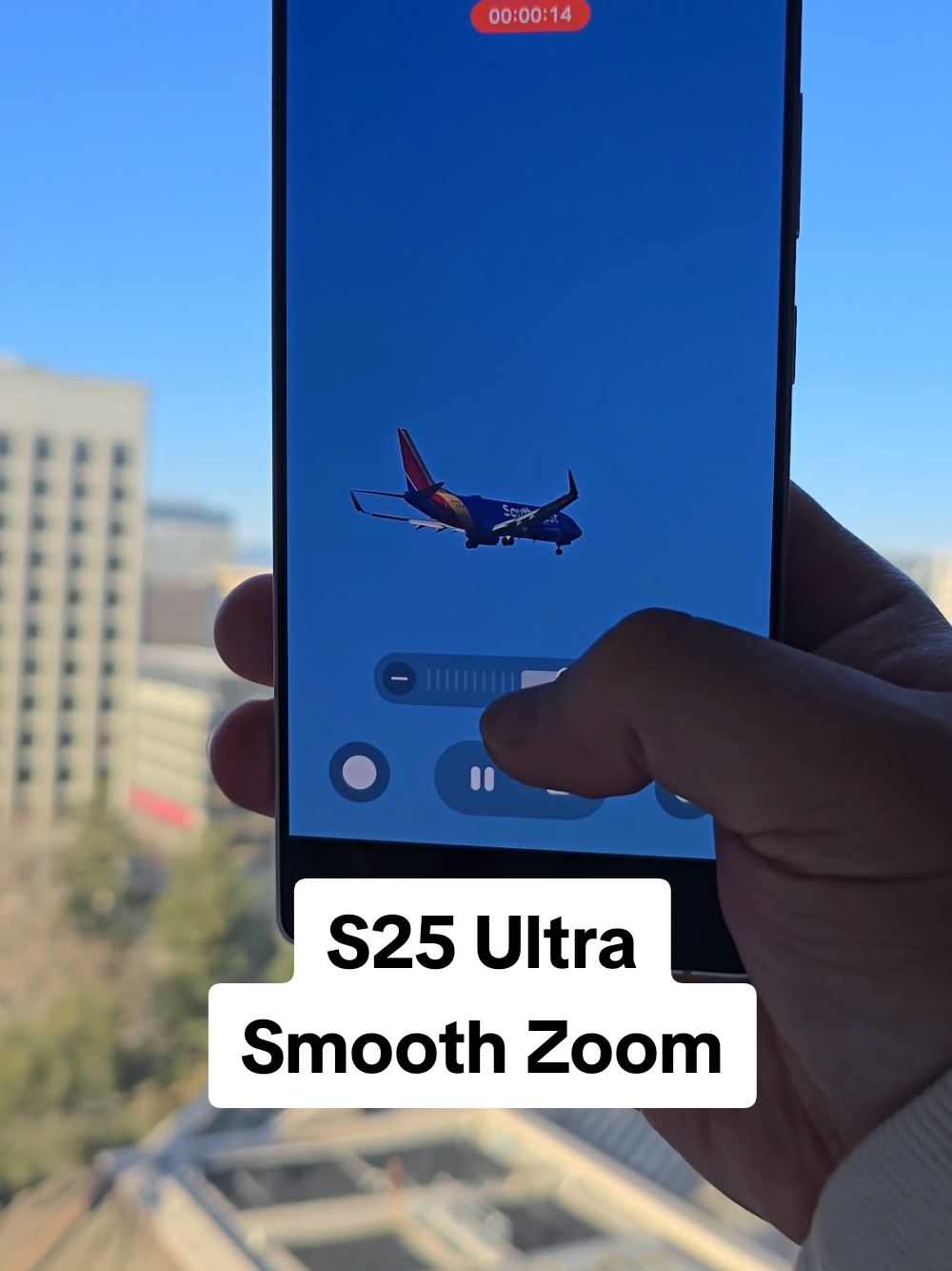 Replying to @mrhellatwisted Samsung made zooming in on video much smoother than before (but there's still room to improve) #techtok #tech #samsung #android #s25ultra #imparkerburton #androidguy #techguy 