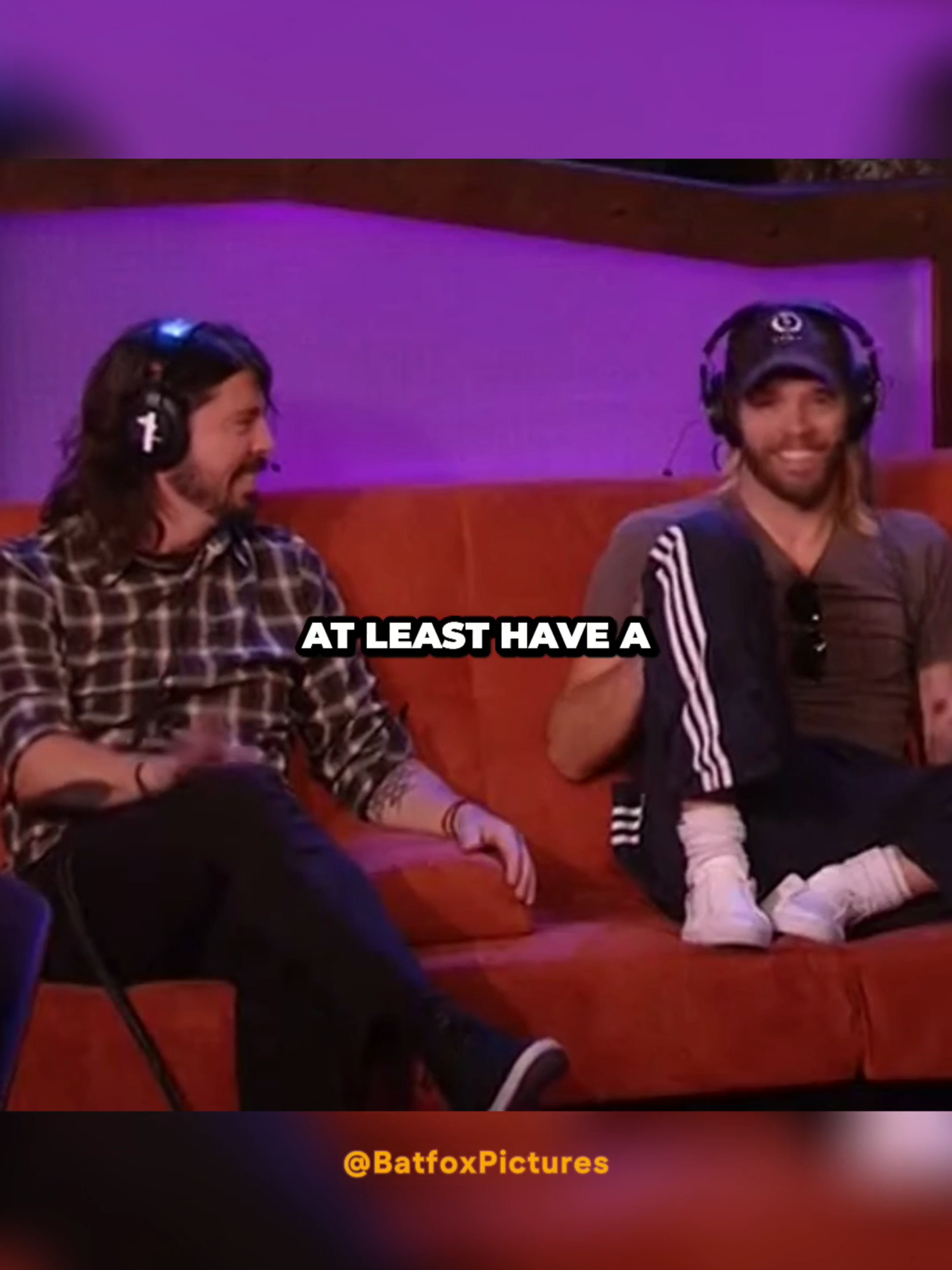 FOO FIGHTERS - DO YOU GUYS HANG OUT WITH EACH OTHER? #FOOFIGHTERS #DAVEGROHL #TAYLORHAWKINS