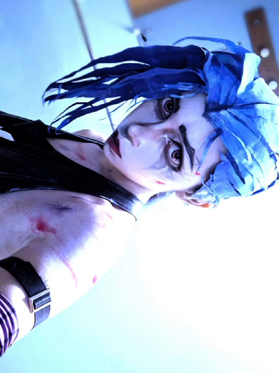 I look UNreaaaL 💙🩵💜 #jinx #jinxcosplay #arcane #silco #vi #arcanemakeup #jinxarcanecosplay 