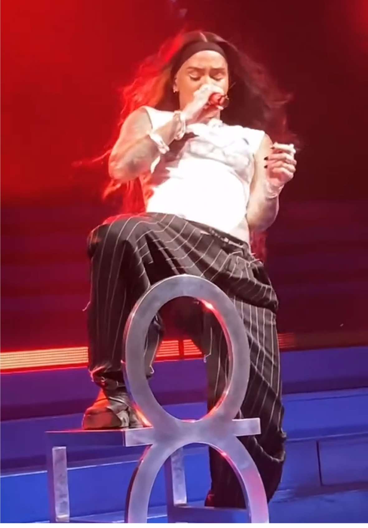 Kehlani performing 