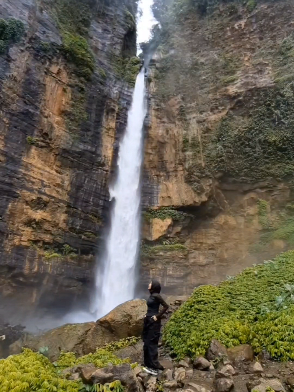 air terjun se cantik ini jarang orang tau @kapasbiru_official #lumajang #lumajang #kapasbiruwaterfall #wonderfulindonesia 