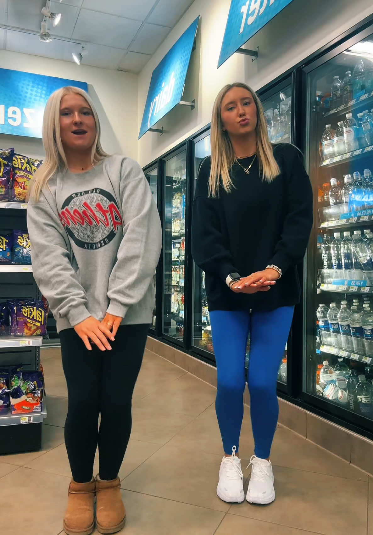 wobble wobble in the gas station👯‍♀️ @addy💝💐💌💟 