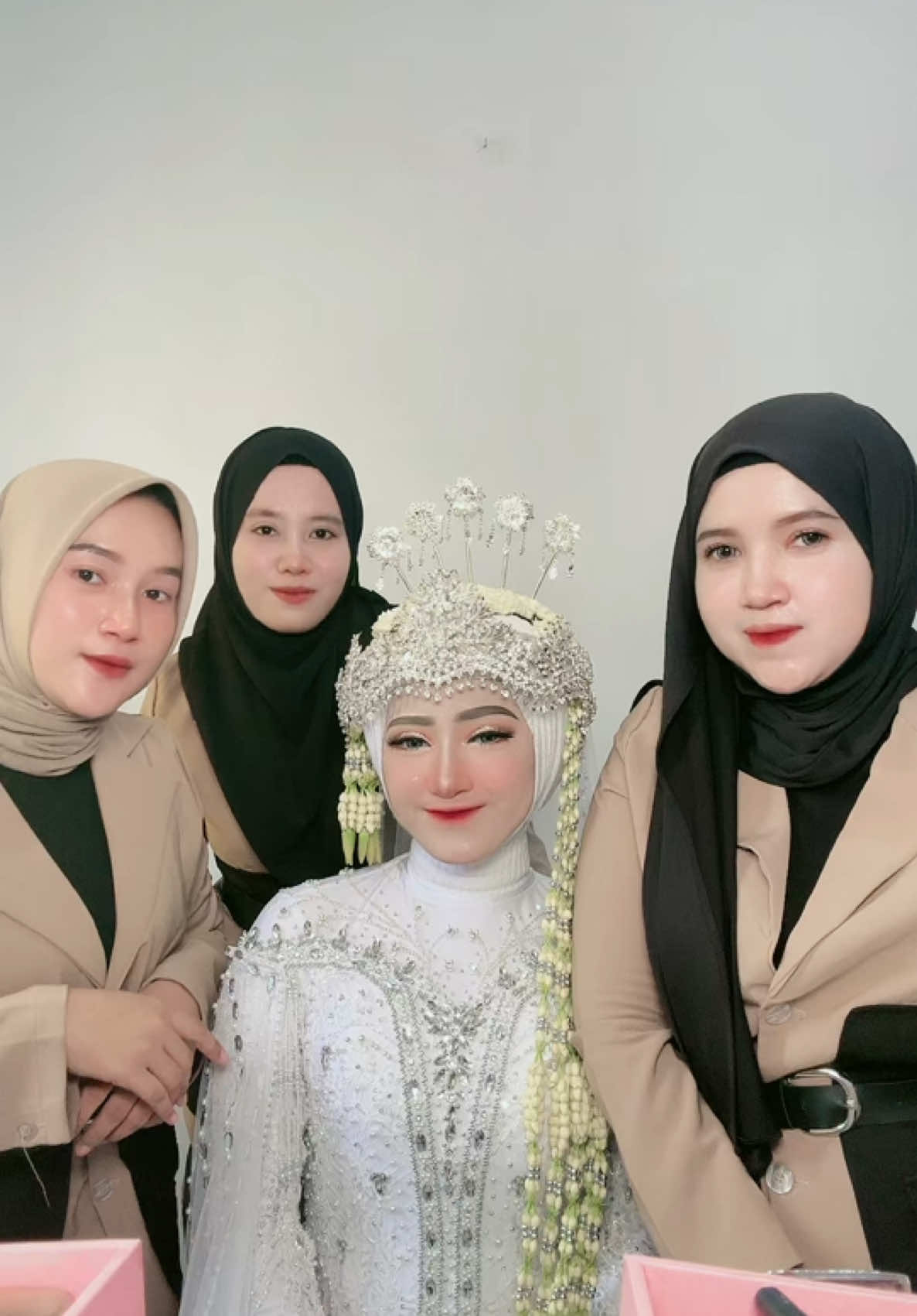 MasyaAllah pengantin aku dri Depok tau cicimakeup dri tiktok kata nya🥰 alhamdulillah cicimakeup sampai ke Depok🥰 #fyp #fypシ゚viral #muajakarta #muajakartabarat #muatangerang #makeupwedding ##barbielook##barbie