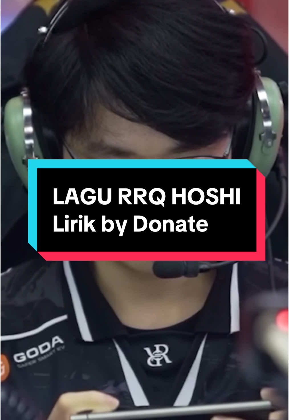 Nih buat kalian yang kemarin nonton live youtube nya @Team RRQ hari jumat, ada gw ama ewok livestream buat bikin lagunya RRQ hoshi, lirik by donate, dan inilah jadinya! #vivarrq 