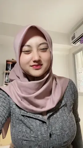 HP 01 #hijabpulen #pulen #esmeralda #esmeraldas #tobrutstyle😋 #tobrut #sunade #gemoy #gemoysekalii #wanitaidaman #wanitahebat #cewekidaman 