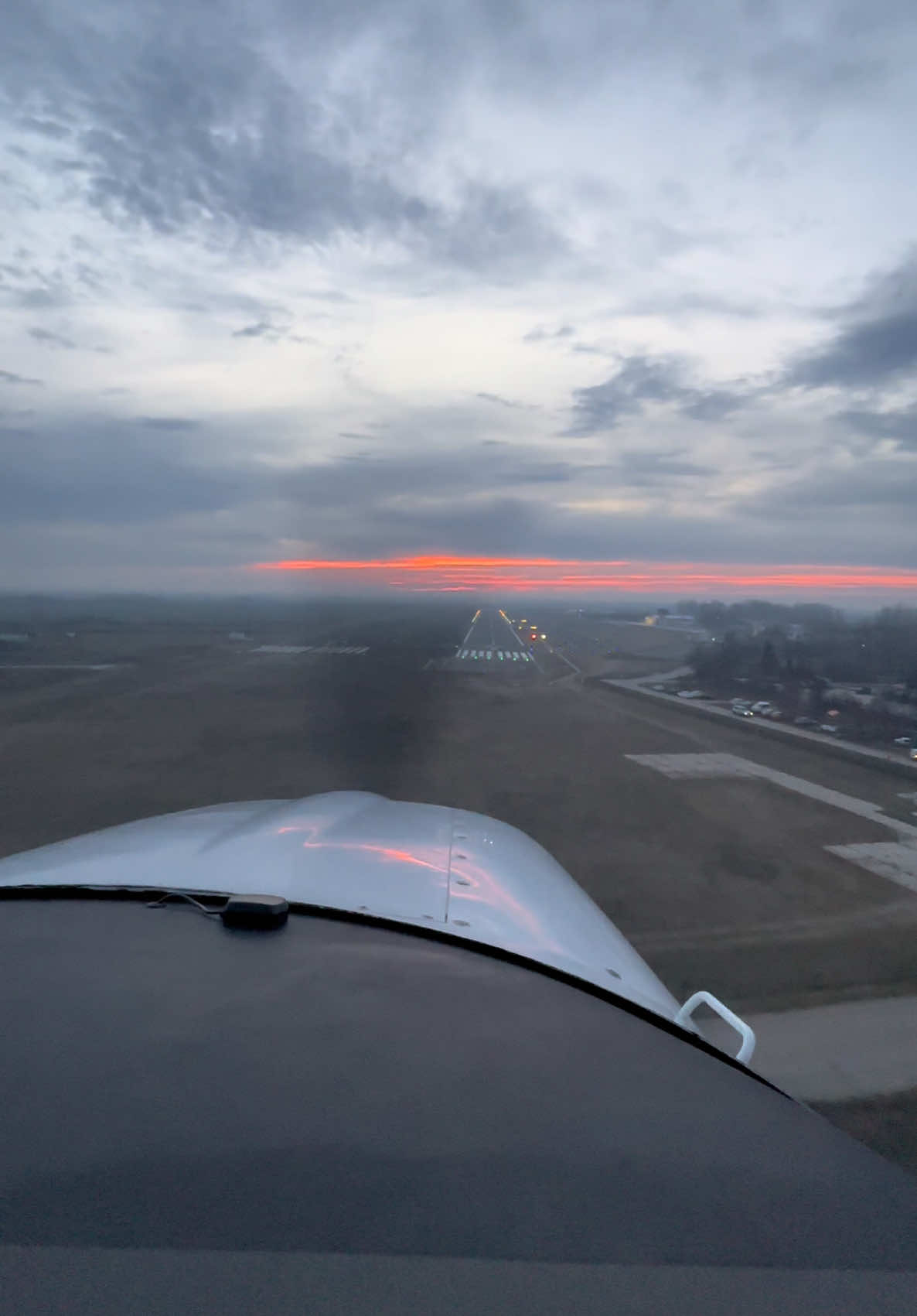 #aeroclubulromaniei #ioanaviatorul #flights #zbor #romania #cessna #sunsets #clouds #frog #Runway #lights #clinceni #airport #foruyou #fyp #video #cokpit #travel #4you 