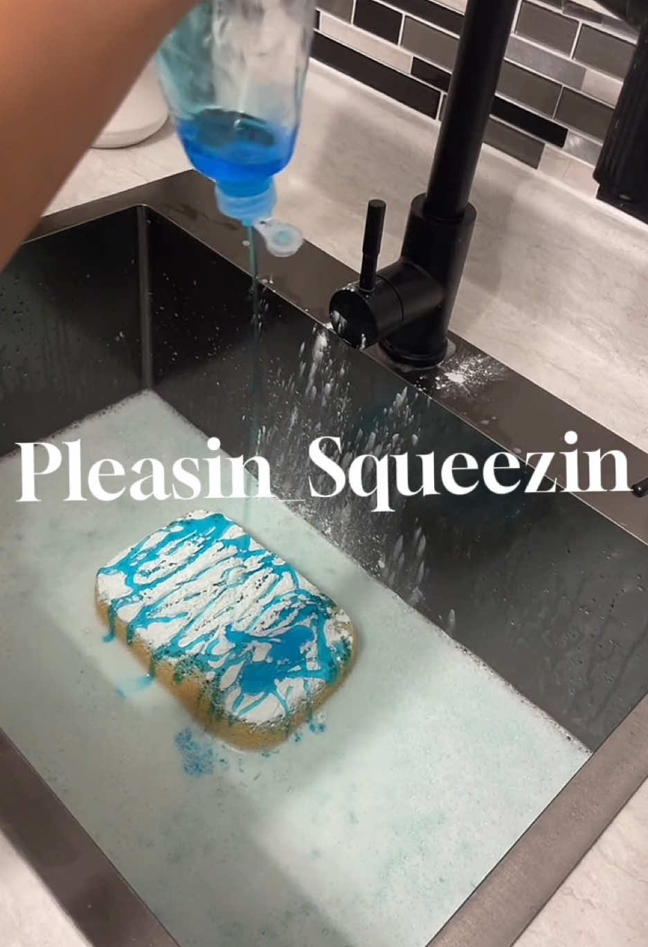 Sudsy Sponge Squeezing ASMR #CleanTok #fypシ #spongesqueezingasmr #satisfyingvideo #spongesqueezing #asmr #savedproduct #powder 